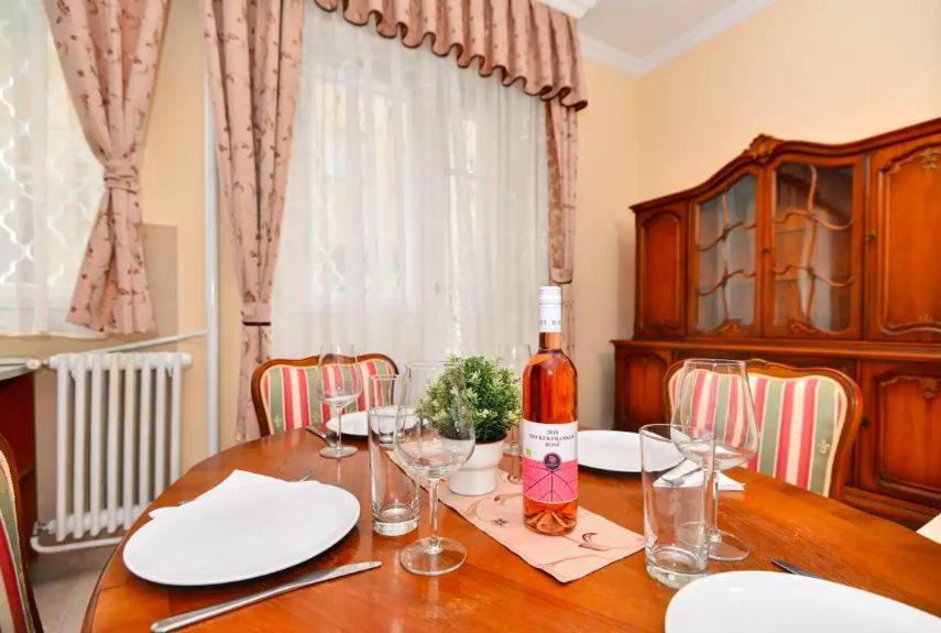 Apartment Neo-baroque Near Basilica *